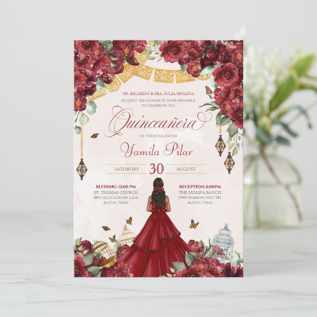 Maroon Red Blommigt Butterfly Elegant Quinceanera  Inbjudningar (Stående Fram)