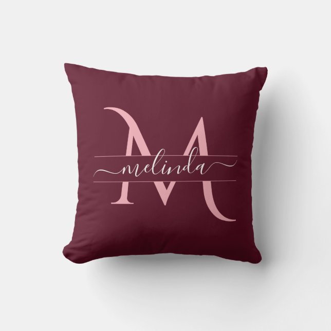 Maroon Rosa Anpassad Monogram Namn Skript Kudde (Framsida)