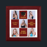 Maroon Student Photo Collage Anpassningsbar Studen Minnesask<br><div class="desc">En anpassningsbar med högt uppsatta student-fotokollage med studenten-presentboxar med klassiska maronfyrkanter och guld-skript för en högskoleexamen med 2023 års klass. Anpassa med din högre porträtt bilder,  namn och ta examen för en underbar närvaro i personlig studenten. Den har en 5-fotomall åtskild med vitt linjer.</div>
