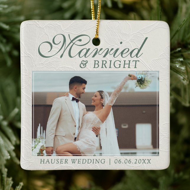 Married and Bright Photo Keepsake Wedding Julgransprydnad Keramik (Capture the love from your wedding day with this Married and Bright Photo Keepsake Wedding Ornament!)