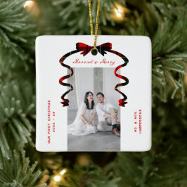 Married and Merry Bow Photo Christmas Newlyweds Julgransprydnad Keramik