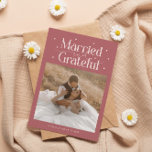 Married & Grateful Wedding Photo Pink Tack Kort<br><div class="desc">Simple and elegant wedding thank you card featuring a wedding photo with a typography text that says "married and grateful" with hearts. Message on the back of the card is editable and another picture can be added as well. This 2-sided thank you card is so timelessly stylish. The background is...</div>