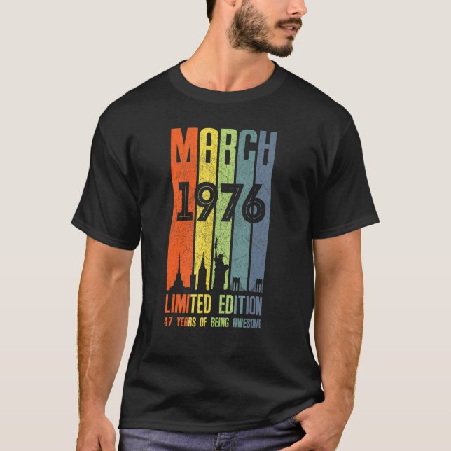 Mars 1976 47 Födelsedag 47 År 1976 Födelsedag V T Shirt (Framsida)