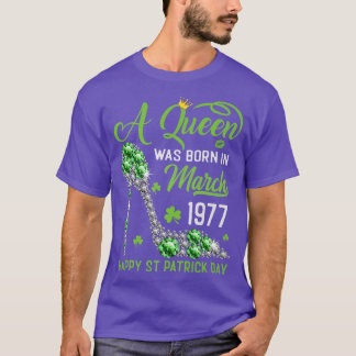 Mars 1977 46:e födelsedag Lycklig St patrick's day T Shirt