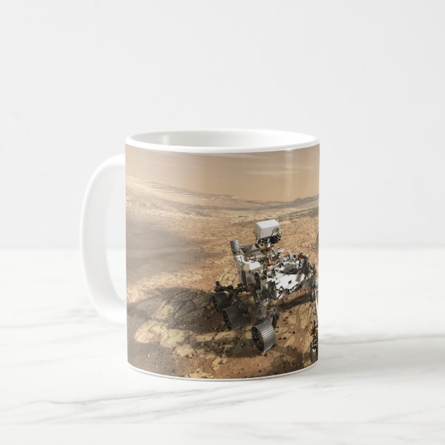 Mars 2020 ligger på Mars Yta. Kaffemugg (Framsida vänster)