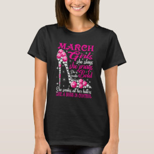 Mars flicka, hon ler, hon Prays, hon är vacker sho T Shirt