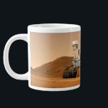 Mars Science Laboratory Curiosity Rover. 2 Jumbo Mugg<br><div class="desc">Artists idé om mars Science Laboratory Curiosity Rover, en mobil robot för att undersöka Mars tidigare eller nuvarande förmåga att upprätthålla mikrobiellt liv.</div>