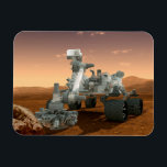 Mars Science Laboratory Curiosity Rover. 4 Magnet<br><div class="desc">Artists idé om mars Science Laboratory Curiosity Rover, en mobil robot för att undersöka Mars tidigare eller nuvarande förmåga att upprätthålla mikrobiellt liv. I bild utreder roven ett sten på Mars med en uppsättning verktyg i slutet av rovens arm, som sträcker sig omkring 7 fot. Två instrument vid arm kan...</div>