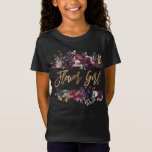 Marsala Burgundy Blommigt Gold Foil Flower Girl T Shirt<br><div class="desc">Den här vackra, moderna blommigten Flower Girl t-shirt har en vattenfärgad bukett av marsala, marinblått, burgundy och eucalyptus greenergiy som är delad. I mitten står titeln "Flower Girl", skriven i ett sött, modernt handskript och sans serif typography in faux guld foil. Underbar för en möhippa, bachelorette eller förlovningsfest! Copyright Elegant...</div>