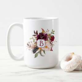 Marsala Burgundy röda rosa Boho befjädrar Monogram Kaffemugg