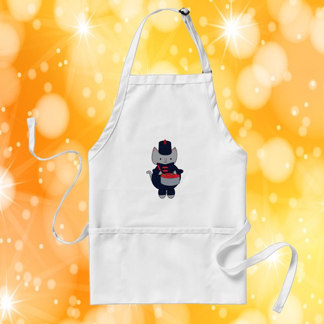 Marscherande Band Katttrumslagare Marinblå Röd Förkläde (An apron with a gray cat playing the drums in a navy blue & red marching band uniform.)