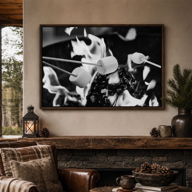 Marshmallows Roasting Over Campfire Flames Poster (Skapare uppladdad)