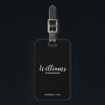 Marskalkar för Black Modern Script Personlig Bagagebricka<br><div class="desc">Modern Script Personlig Marskalkars Luggage Tag med personlig Groomsmans namn i vitt,  modernt skriptteckensnitt stil med rubrik och bröllop datum i modernt sans serif-teckensnitt stil på svart bakgrund. Även perfekt för Maid of honor,  Flower Girl,  Budens mamma,  Marskalkar,  Best Man med mera.</div>