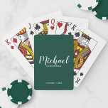 Marskalkar för Emerald Grönt Modern Script Personl Casinokort<br><div class="desc">Personlig Marskalkar Gåvor med personlig groomsmans namn i vitt,  modernt typsnitt stil med rubrik och bröllop datum i vitt,  modernt sans serif-typsnitt stil på bakgrundsbilden av smaragd grönt. Perfekt för den bäste mannen,  far av bruden och mycket mer.</div>