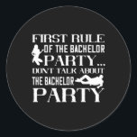 Marskalkar för första regelstämpeln Groom Bröllop  Runt Klistermärke<br><div class="desc">Första regelstämpel Marskalkar Groom Bröllop Bachelor Party</div>