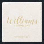 Marskalkar för Personligen Modern Guld Stenunderlägg<br><div class="desc">Marskalkarna Modern Personlig och Vita och Guld Underlägg med personlig Groomsmans namn i guld moderna calligraphy font stil med rubrik och bröllop date i modern sans serif font stil på vit bakgrund. Även perfekt för Maid of honor, Flower Girl, Budens mamma, Marskalkar, Best Man med mera. Obs! Folidinformationen simuleras i...</div>