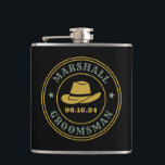 Marskalkar för western Cowboy Rustic Logotyp Perso Fickplunta<br><div class="desc">Personliger för marskalkar med westernt cowboytema. Dekorerad med cowboyhatt med vintagens westerna typsnitt. Text och färg kan redigeras med hjälp av Design Verktyg för att passa tillfälle. Skaffa den här anpassade presenten för bröllop,  reklamfest,  förlovningsfest eller andra specialtillfällen.</div>