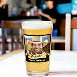 Marskalkar Pint Glass Series: Lasso Legend Glaskopp<br><div class="desc">Få redo för en oförglömlig reklamfest med ett pint glas som kan få skratt! Anpassa glaset med en bild av groomsmans ansikte och namn för en superskoj groomsmans gåva! (Tips: använda borttagning av bild från designredigeraren för bättre återgivning ) bild representerar en cowboypojke på en avlägsen väster. Hans glansfulla foto...</div>