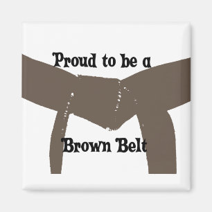 Martial Arts Proud som ska bli Brown Bälte Magnet