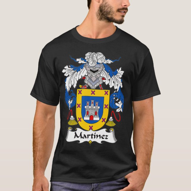 Martinez Jackar Arm Family Crest T Shirt (Framsida)
