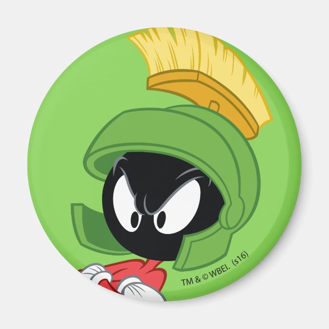 MARVIN MARTIAN™ | Arm korsad Magnet (Framsidan)