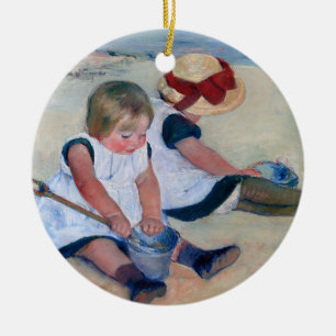 Mary Cassatt Barn lekande på stranden 1884 Julgransprydnad Keramik