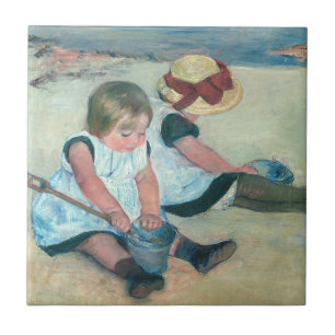 Mary Cassatt - Barn som spelar på stranden Kakelplatta