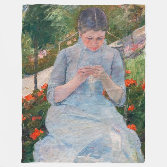 Mary Cassatt - Flickor som syter i en Garden Fleecefilt (Framsidan)