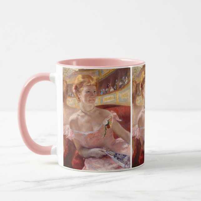 Mary Cassatt - Woman med Pearl Necklace i en Loge Mugg (Vänster)