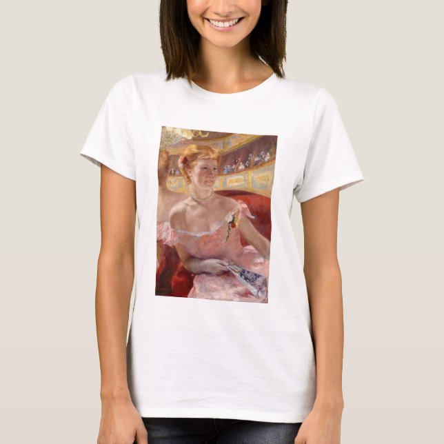 Mary Cassatt - Woman med Pearl Necklace i en Loge T Shirt (Framsida)