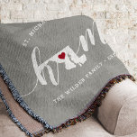 Maryland Home State Personlig Rustic Filt<br><div class="desc">Visa lite stolthet över hemmet med den här söta grått-proffsfilten med "hem" i vita kalligrafskript med en silhuett karta i delstaten Maryland som står in för "O" i brev. En röd hjärtillustration i delstaten karta kompletterar designen. Du kan ändra hjärtans position till din hemstad genom att öppna designen verktyg och...</div>