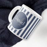 Masculine Blue Stripe Personlig Monogramme Jumbo Mugg<br><div class="desc">Masculine Blue stripe personlig monogrammad namn mugg för att du ska kunna anpassa dig till ...  designat i blått och vitt färg är detta slående jätten mugg är modern och snyggt ...  och är lätt att anpassa.. ha din dryck i stil med samma till Änglar/Ricasos bära.</div>