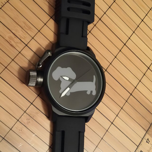 Masculine Grått Dachshund Wiener Hund Watch Armbandsur (Dachshund watch - black silicone band masculine )