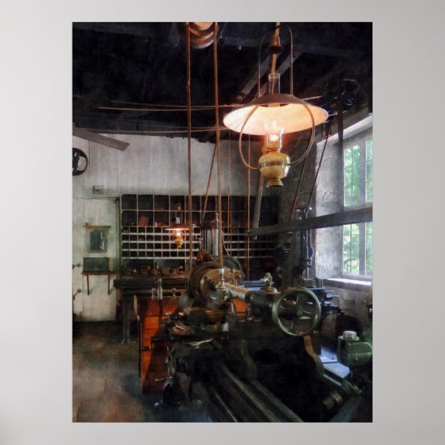 Maskin Shop med Lantern Poster (Framsidan)