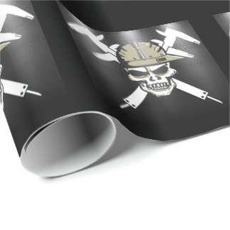 Maskinist som slår in papper presentpapper