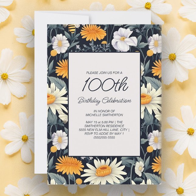 Maskrosar Prästkragar Marinblå Vuxen 100-årsdag Inbjudningar (Dandelions and daisies on navy blue custom 100th birthday party invitation for women.)