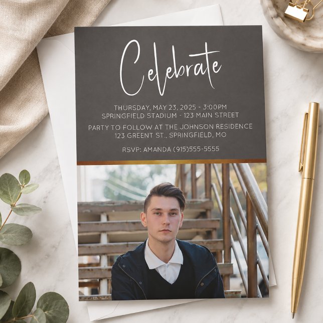 Maskulin Modern Fotexamen Inbjudningar (Masculine Graduation Announcement)