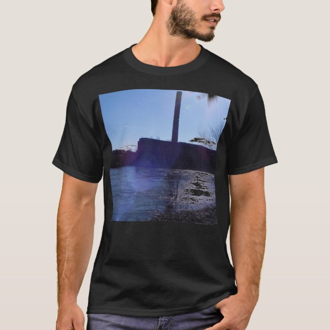 MASSACHUSETTS MILLS T-SHIRT (Framsida)