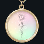 *~* Massage Woman - Måne Sol Nirvana Yoga Reiki Guldpläterat Halsband<br><div class="desc">Rund Guld-pläterad metafysisk Andlig nyålders halsband. JEWELRY MED AVSIKT (R) - Energetiskt förstärkt judiskt halsband runt och gult guld på plats. Eftersom jag är en professionell som avstånd andlig energiåterförsäljare sedan 2001 har jag lärt mig, utvecklat och utnyttjat energilagringens kraft. All min JEWELRY MED INTENTION (R) bär läkningsenergin i positiv...</div>