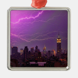 Massiv blixtnedslag över Midtown NYC:s skyline Julgransprydnad Metall
