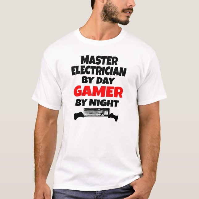 Master Electrician by Day Gamer by Nght Tröja (Framsida)