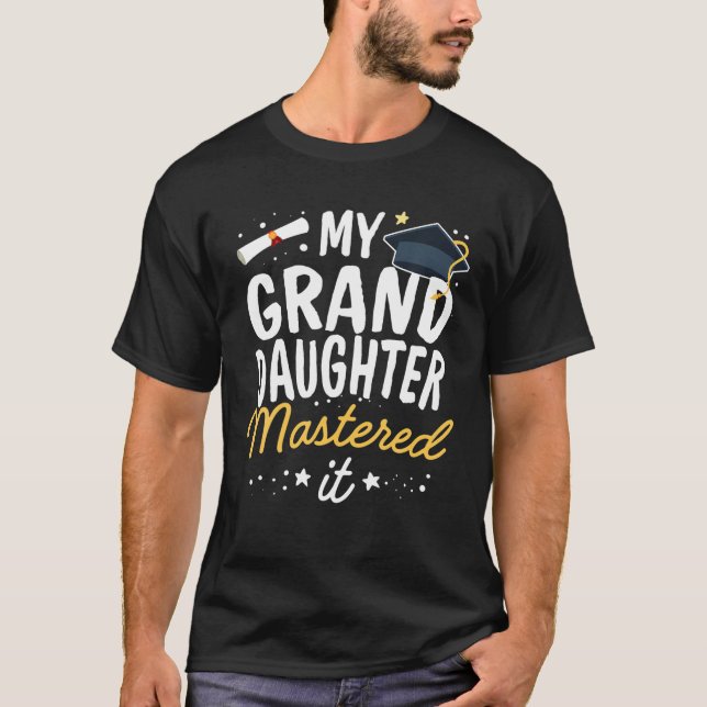 Masters Studenten-farmor har härjat klass T Shirt (Framsida)