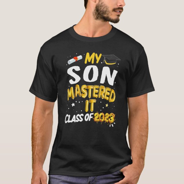Masters Studenten Min son har härjat 2002 T Shirt (Framsida)