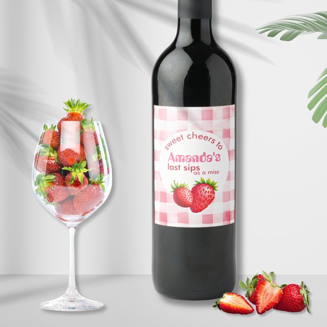 Mat- och dryckesetikett vinflaska etikett (sweet cheers strawberry custom bride name wine label pink picnic gingham last sips to miss champagne)