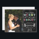 Mata in Bright Helgdagars Modern Photo jul Julkort<br><div class="desc">FÄRG PALETTE: Svart, akvatisk skifferblått, kalk, smaragd grönt, rött och vitt DESIGN-KOLLEKTION: Färgfull, Modern Merry & Bright themed, chalkboard doodle art, grafiskt skript, stil fotografiska familje- porträtt julkort. Typografin stil skriver: "Önskar en helgdag som är både glad och ljus!" med utrymme för att du ska kunna anpassa kortet med din...</div>