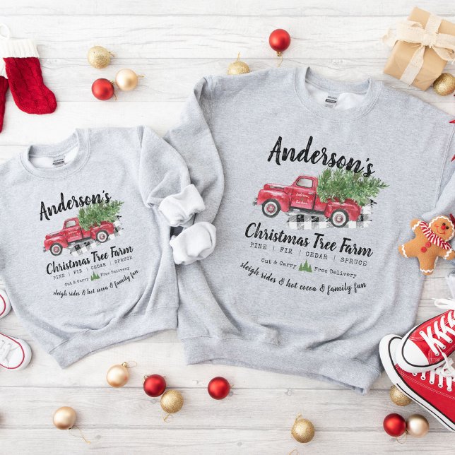 Matchande familje-helg jul Träd Farm Lastbil Lång Ärmad Tröja (Custom family name Vintage red & green Christmas tree vintage truck, matching holiday sweatshirts)