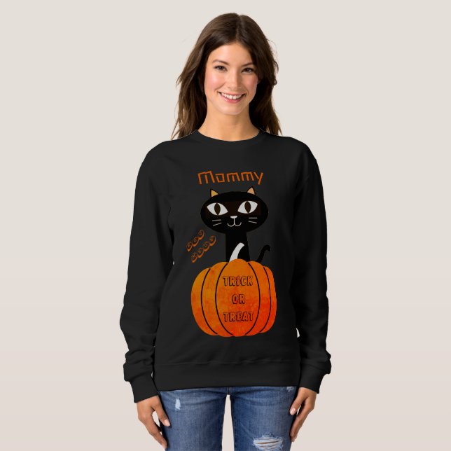 Matchande Spooky Bus eller godis Cute Cat Hallowee T Shirt (Hel framsida)