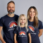Matchning av familjemiljgrupp för återställande av t shirt<br><div class="desc">Upplev nostalgi med anpassadet "Retro Sunset Family Vacation" som matchar t-shirt. Den här designen har en vibrerande solnedgång bakom stora berg och kan omfatta din familj namn och ditt mål, perfekt för resor, reunioner eller sommar-äventyr. Fira tillsammans i stil och gör oförglömliga minnen. Perfekt för fotopar och keepsakes. Tillgänglig i...</div>