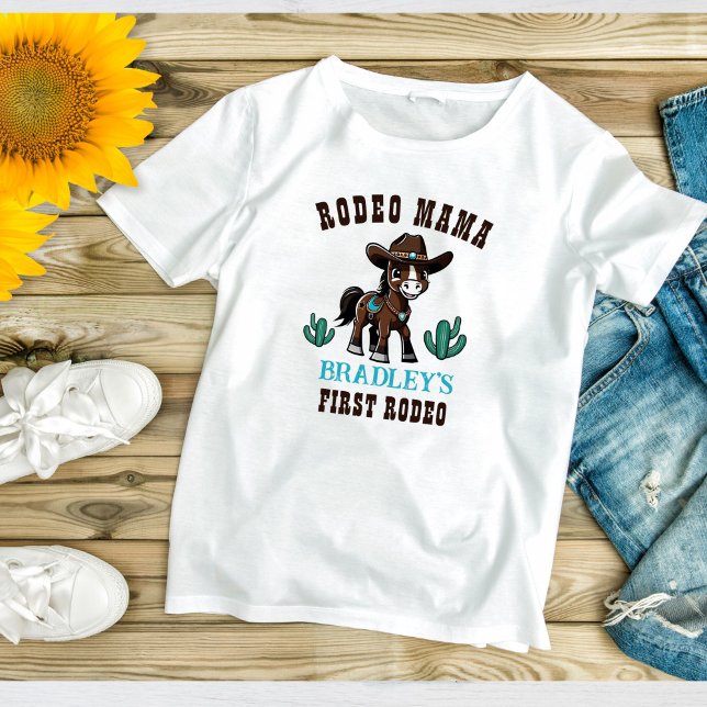 Matchning av födelsedagsfest för mamma cowboyhäst t shirt (Rodeo mama cowboys first rodeo birthday party t-shirt matching family photoshoot shirt photo props)