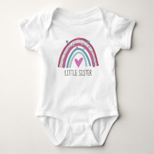 Matchning av Little Sister Rainbow T Shirt